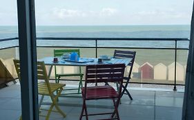 Face à la mer : appartement lumineux